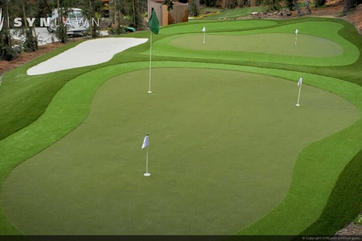 image of SYNLawn Edmonton CA golf artificial grass for putting greens with slopes